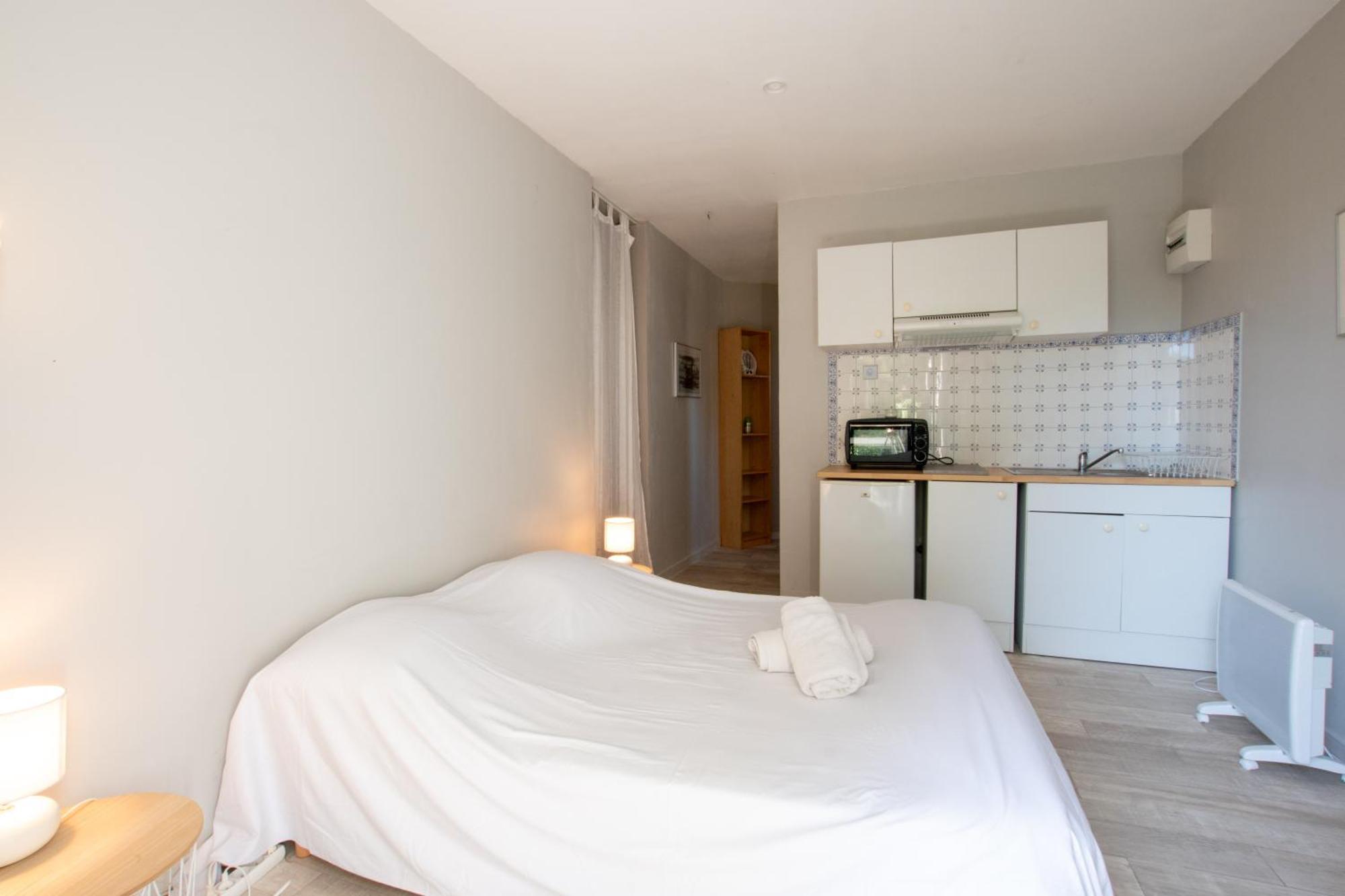 Ibis - Villa Avec Piscine, Jardin Et Parking Arlés Exterior foto